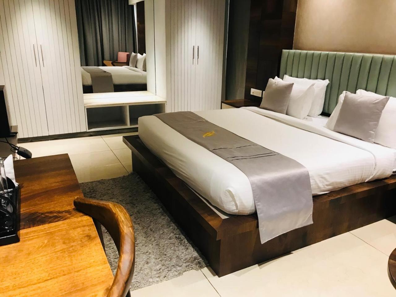 Narthaki Boutique Hotel Bangalore Eksteriør billede